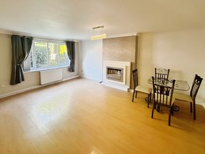 Lounge- click for photo gallery
